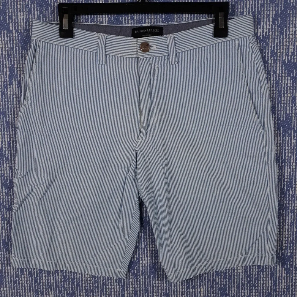 Banana Republic Aiden Shorts Chino Mens 30 x 9.5 Blue Striped Seersucker Cotton